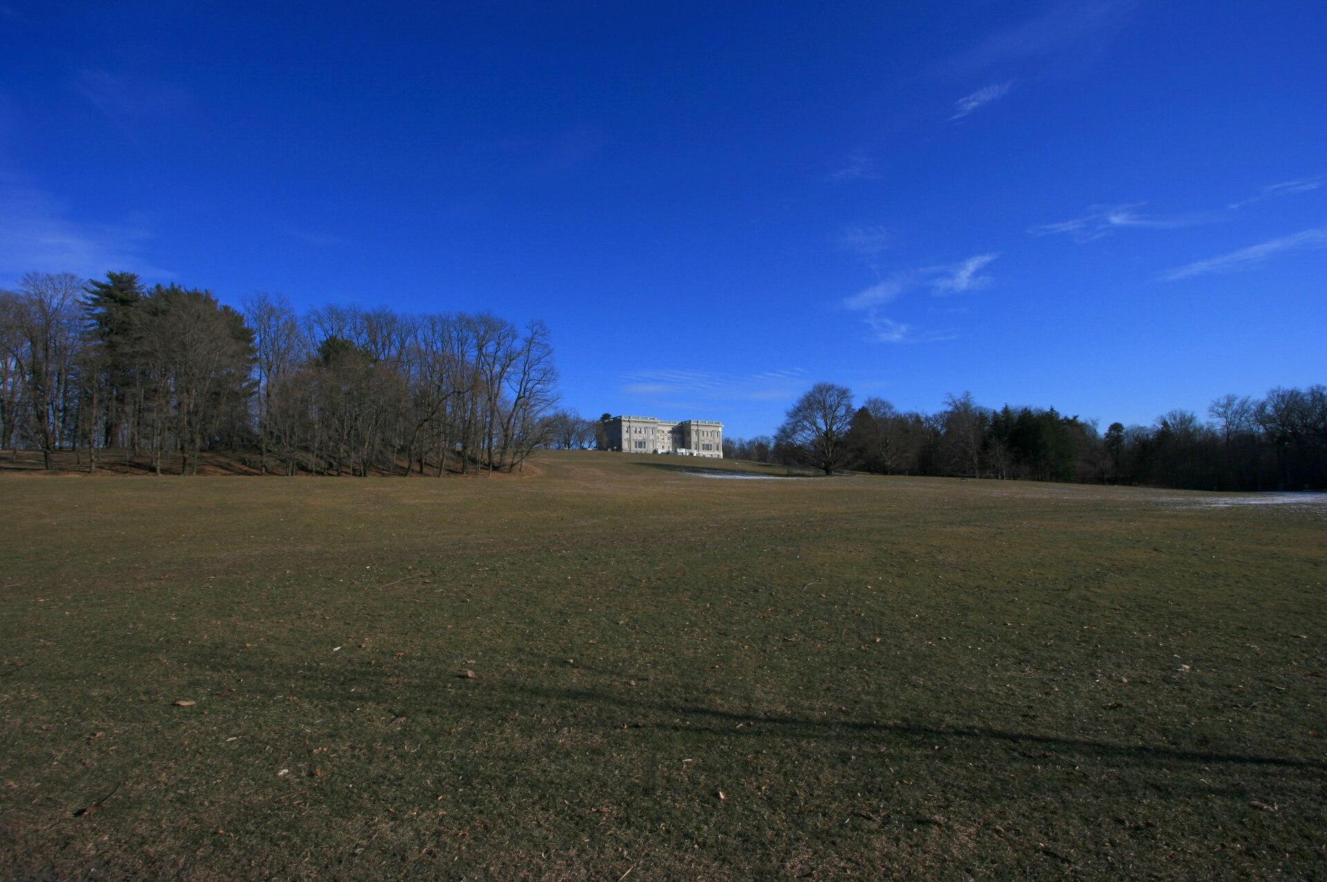 Staatsburgh mansion and surrounding park